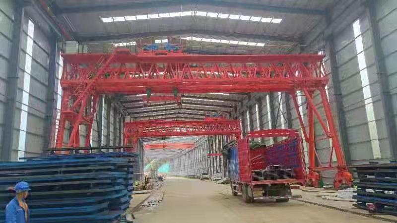 上包下花钢筋棚龙门吊1.jpg